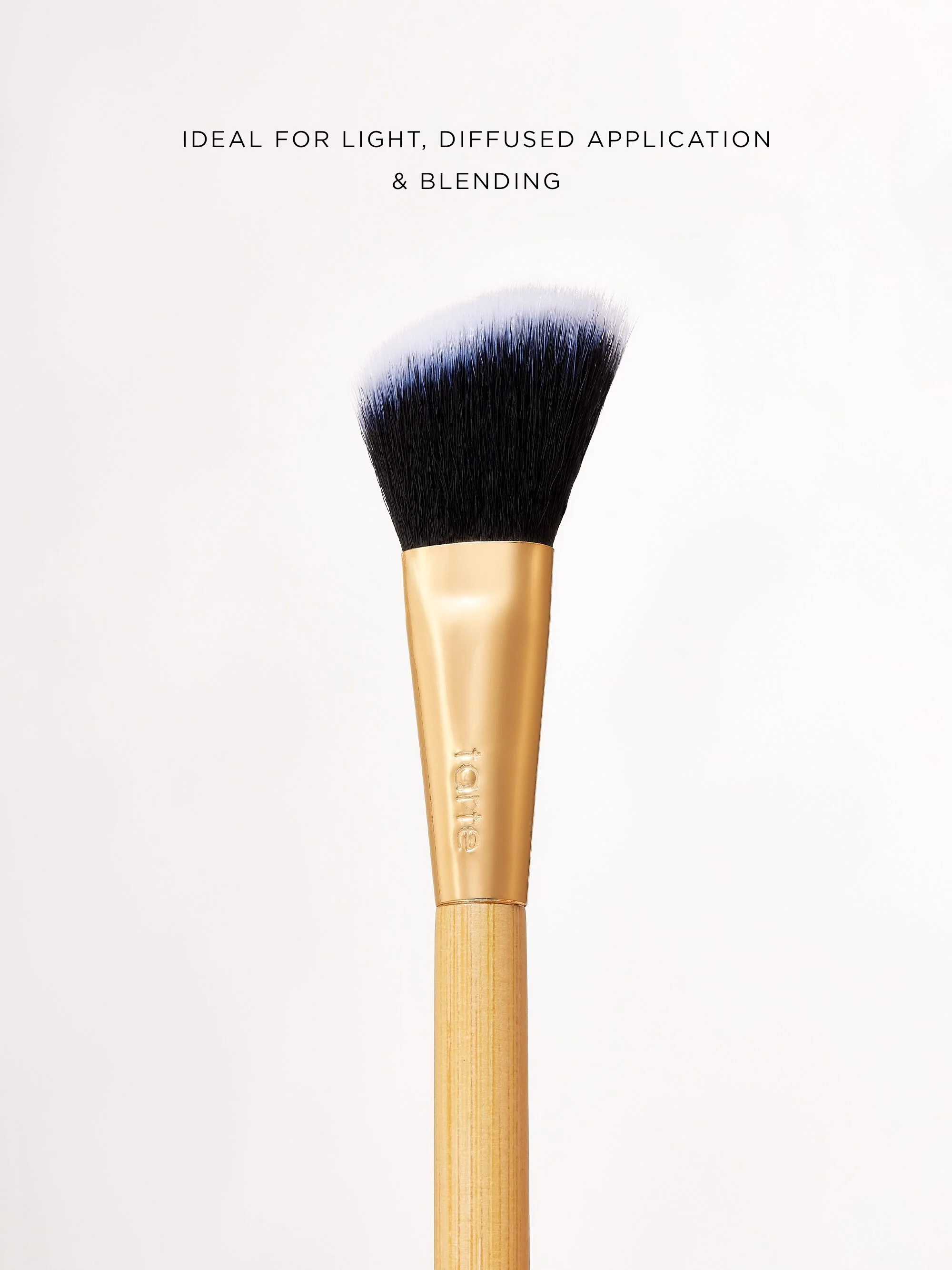 angled light coverage concealer brush - Image 2