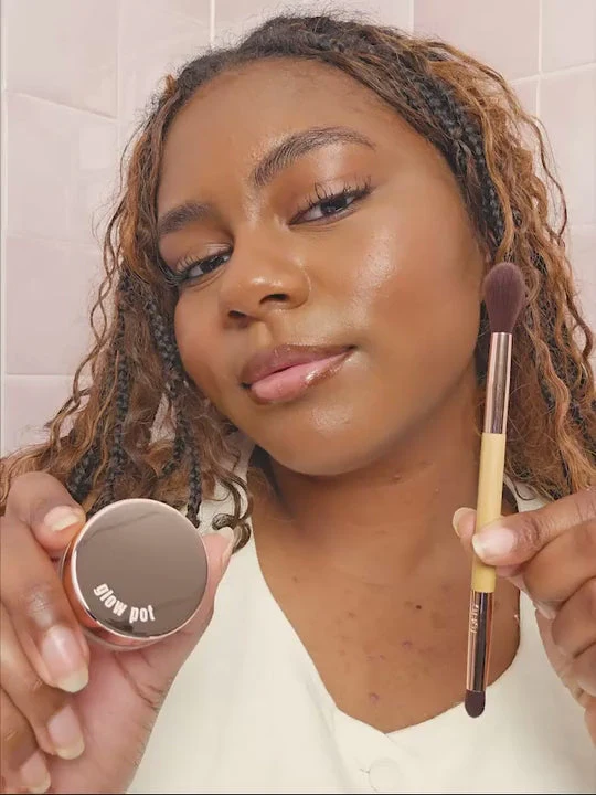 glow pot eye & cheek brush - Image 2