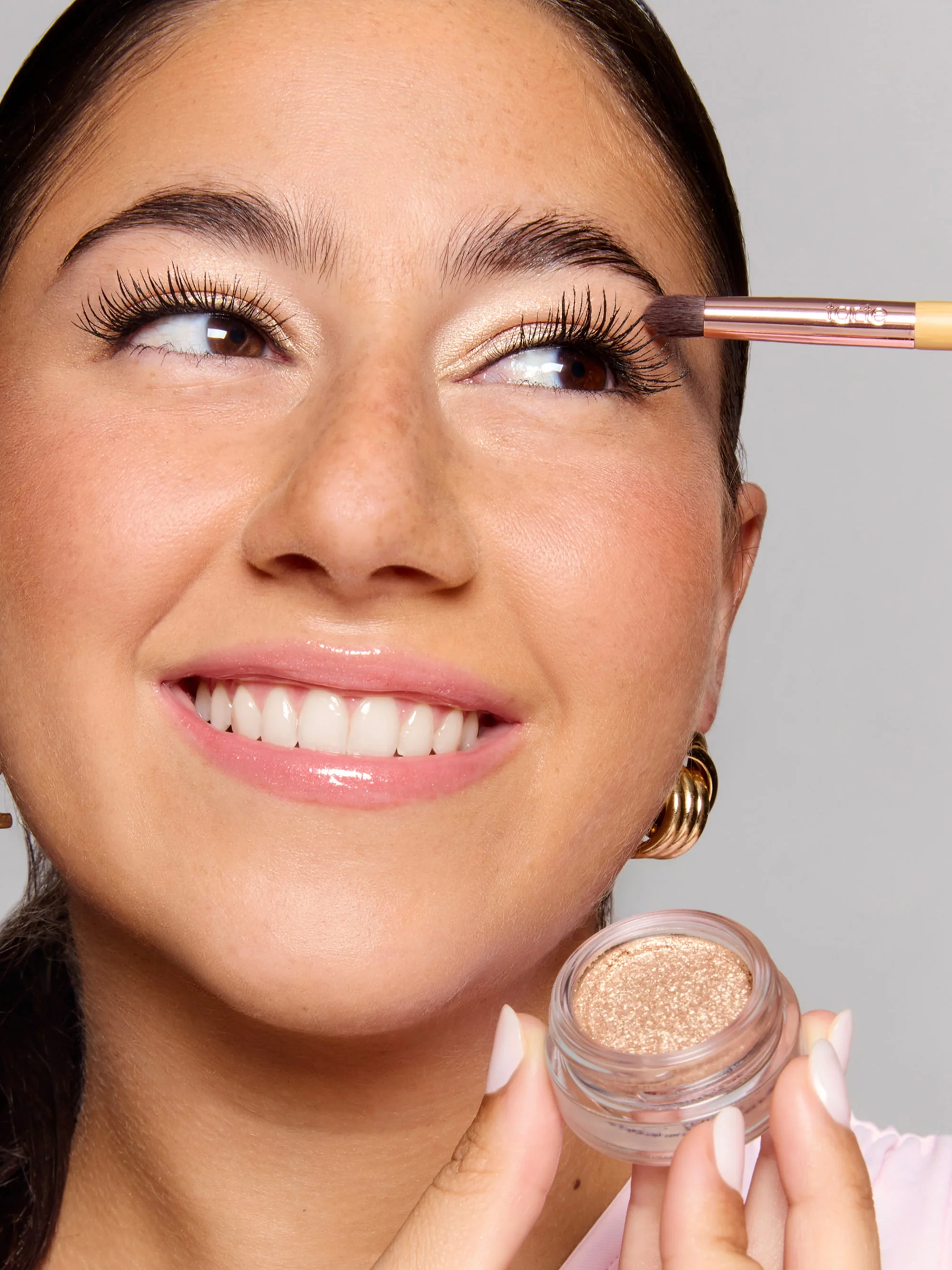 glow pot eye & cheek brush - Image 3