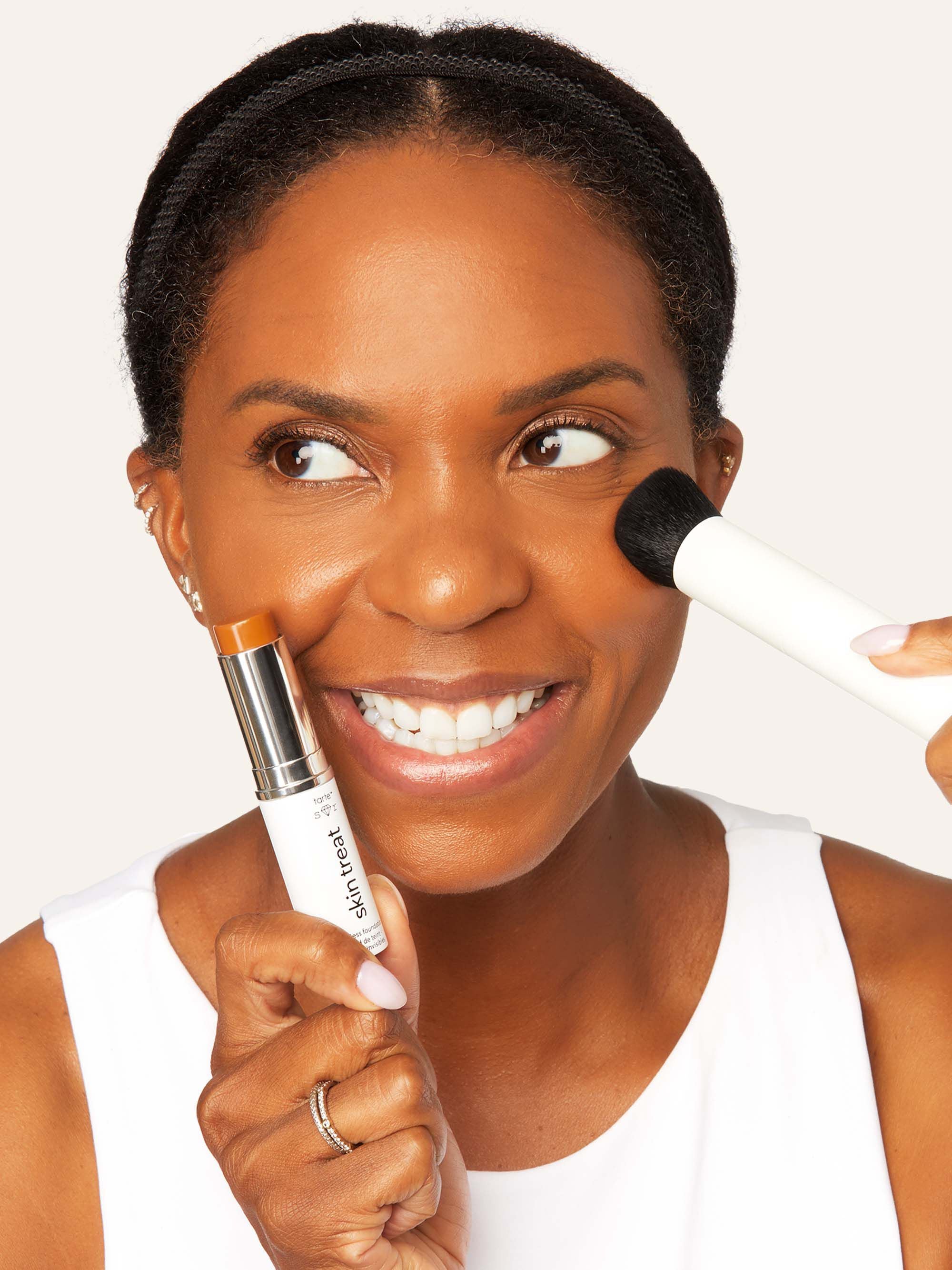 skin treat poreless foundation stick - Image 6